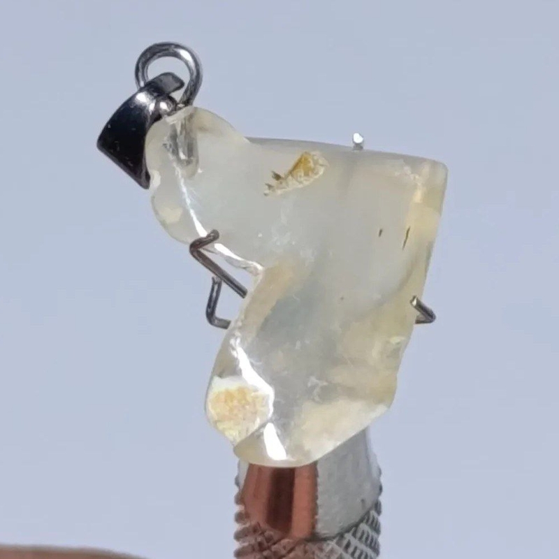 گردنی عقیق طرح حرف ( د) طبیعی اصل کد 999972 گردنی عقیق طرح حرف ( د) طبیعی اصل کد 999972
